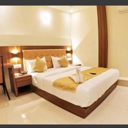 Hotel Emerald Near T2 International Airport Bombay Exterior foto